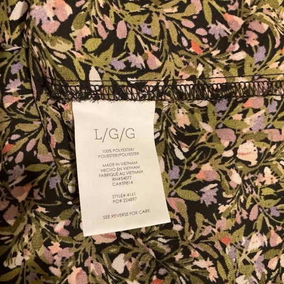 Cabi Chorous v-neck, full sleeve blouse in black, pink, brown floral, L - Picture 8 of 9